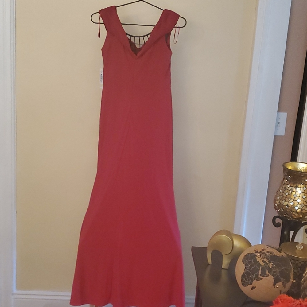 Night Way Gown - Picture 3 of 4
